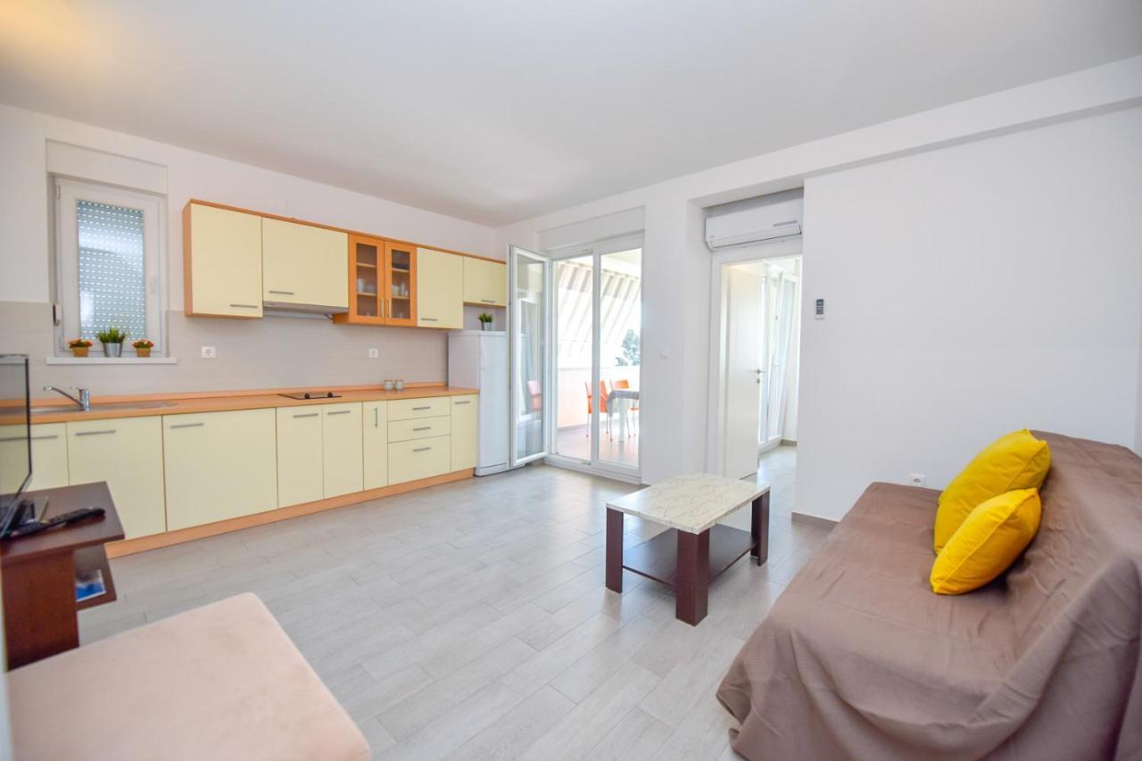 Apartments Yoko 诺瓦利娅 外观 照片