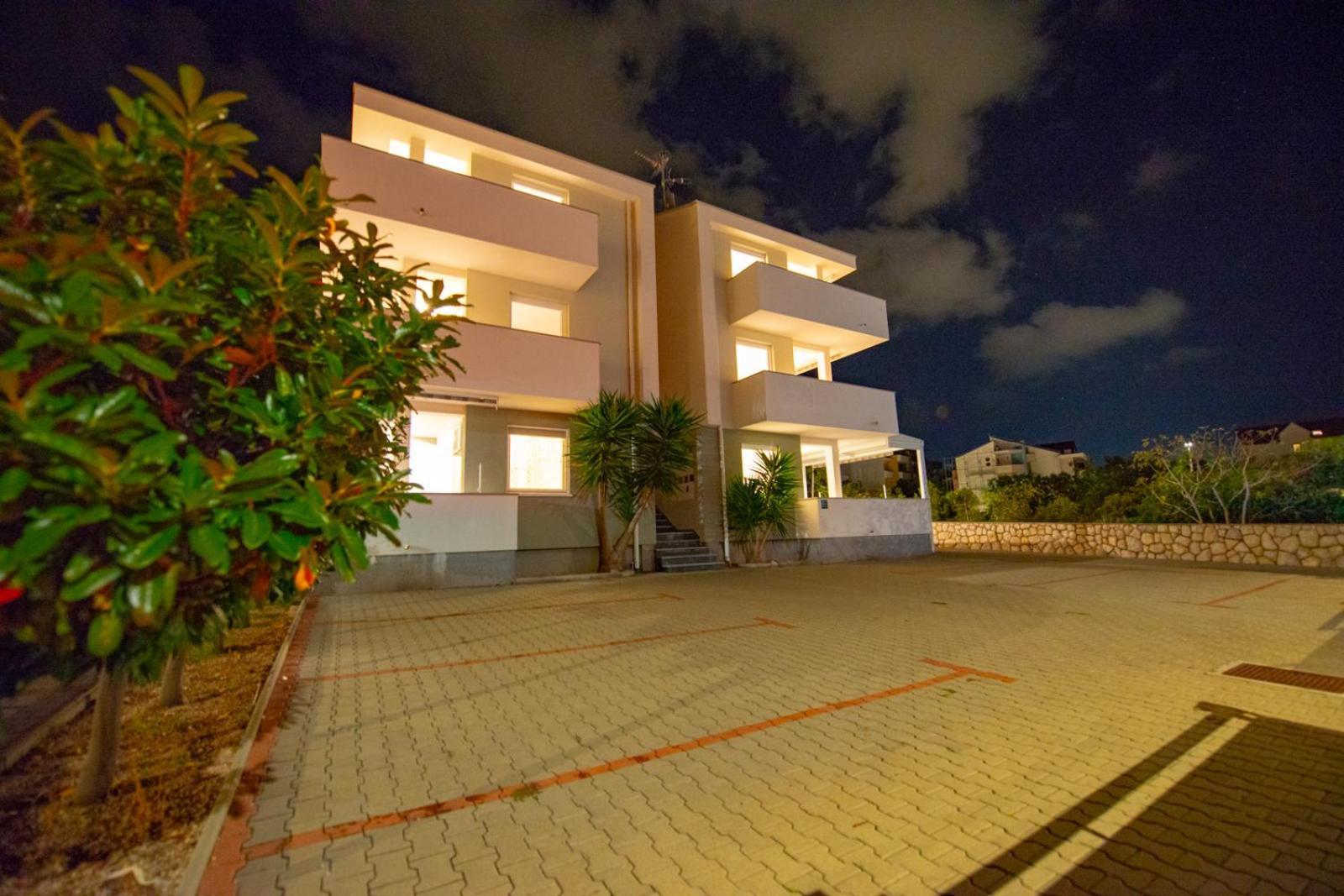 Apartments Yoko 诺瓦利娅 外观 照片